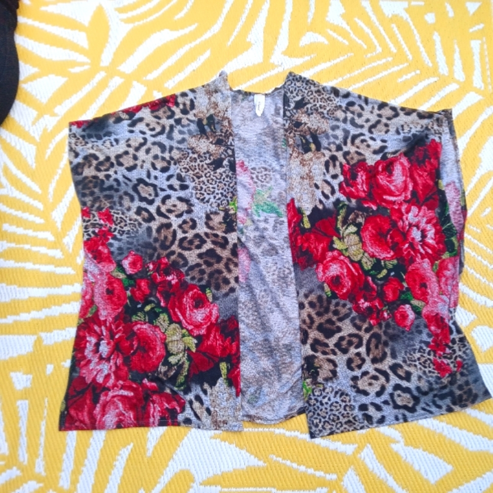 Leopard Red Roses kimono wrap Lilypad Women's Plus size 1X XL Boho sweater Shawl